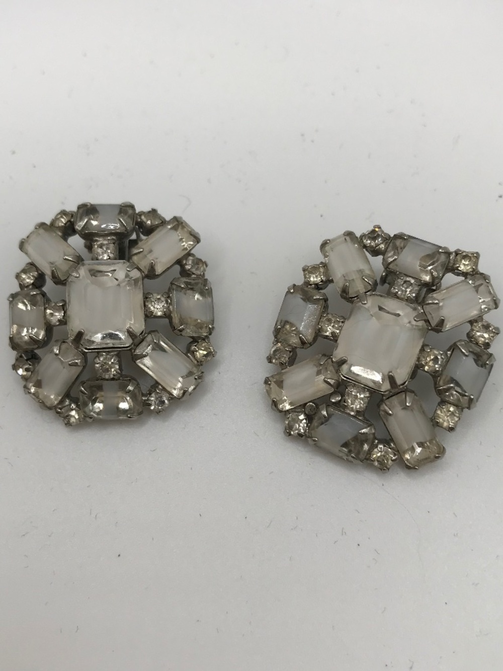 Vintage Kramer Milkglass earrings